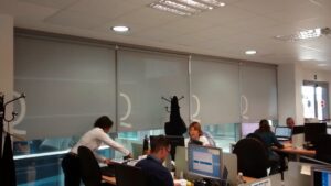 cortinas enrollables para oficinas corportivas